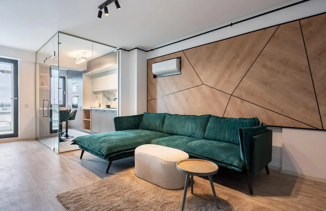 Classy Sassy - Elegant Escape In Timpuri Noi-1